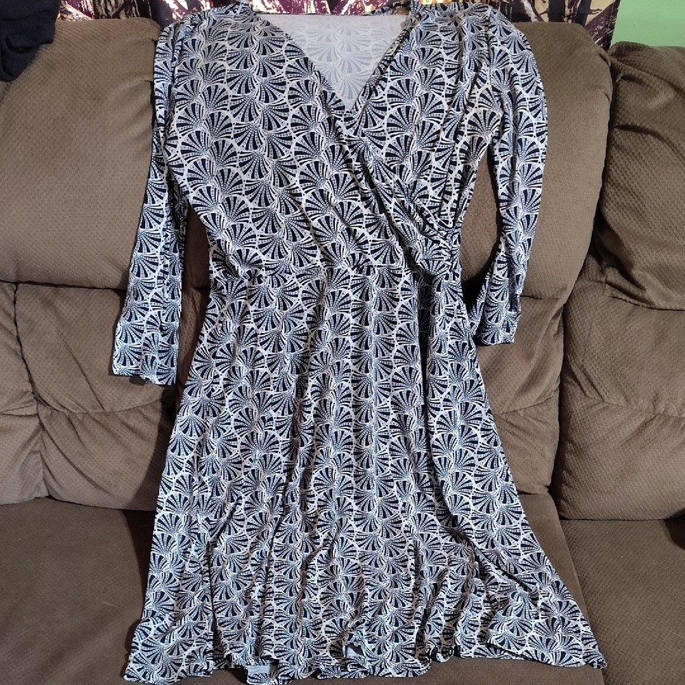 Elegant Black and White Shell Patterned Dress